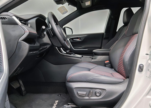 Vehicle image 4 Vehicle image 4