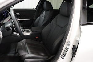 Vehicle image BMW 320d xDrive SAG Touring