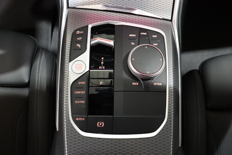 Vehicle image BMW 3 SERIES