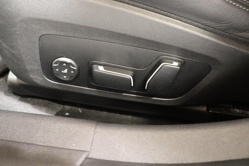 Vehicle image BMW 3 SERIES