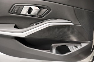 Vehicle image BMW 320d xDrive SAG Touring