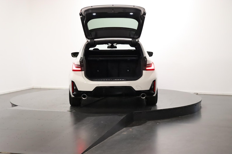 Vehicle image BMW 3 SERIES