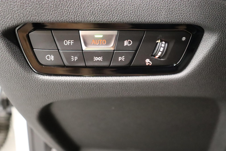 Vehicle image BMW 3 SERIES