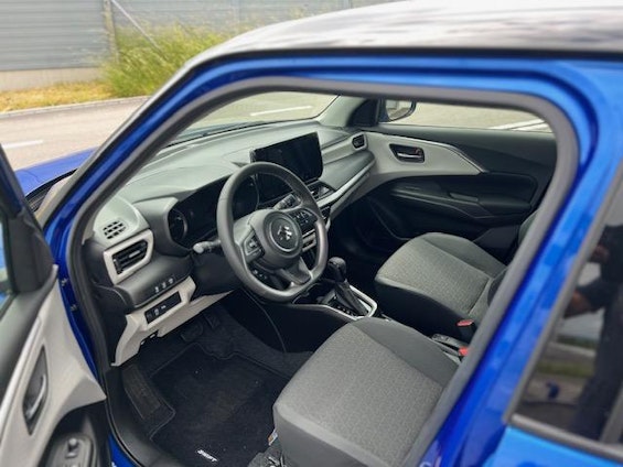 Vehicle image 6