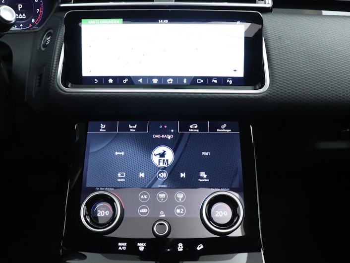 Vehicle image LAND ROVER RANGE ROVER VELAR