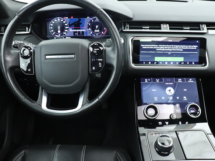 Vehicle image LAND ROVER RANGE ROVER VELAR