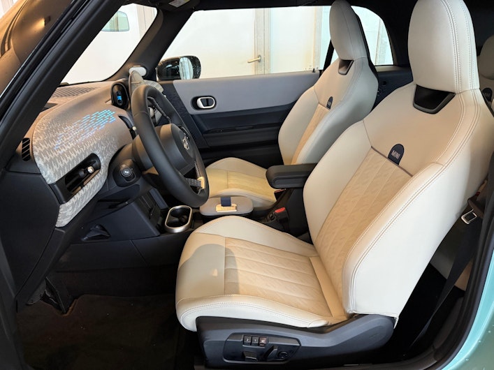 Vehicle image MINI CABRIO