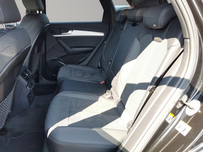 Vehicle image AUDI Q5