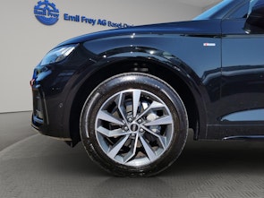 Vehicle image AUDI Q5 2.0 40 TFSI S Line quattro S-Tronic