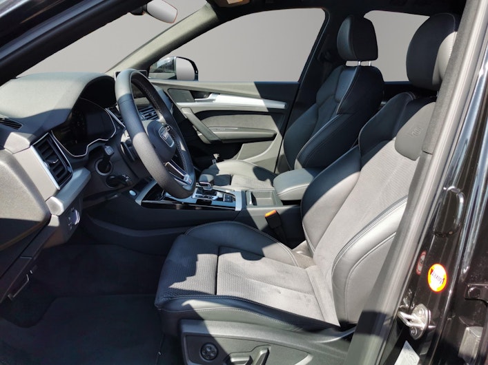 Vehicle image AUDI Q5