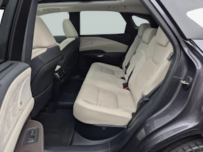 https://vehicle.imgix.net/3901309/13d258ce-16f0-43db-8115-58018dc5b778.jpg
