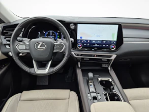 https://vehicle.imgix.net/3901309/83b8f1b0-42ea-4af9-9eab-926d77917060.jpg