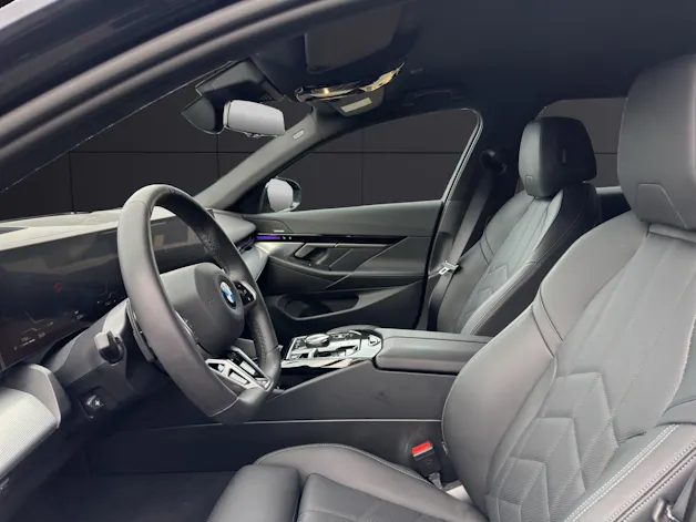 BMW 520d xDrive Touring M Sport/Attraktiven Leasingzinssatz ab 1.9 % bei Abschluss eine BMW Fahrzeugversicherung