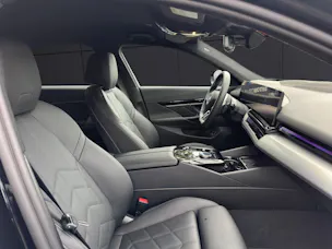 BMW 520d xDrive Touring M Sport/Attraktiven Leasingzinssatz ab 1.9 % bei Abschluss eine BMW Fahrzeugversicherung
