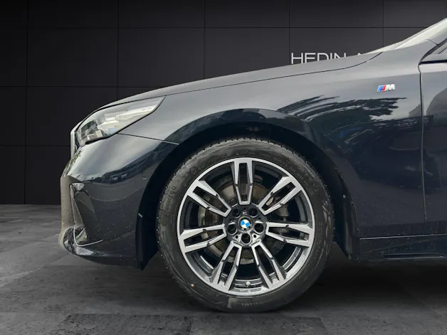 BMW 520d xDrive Touring M Sport/Attraktiven Leasingzinssatz ab 1.9 % bei Abschluss eine BMW Fahrzeugversicherung
