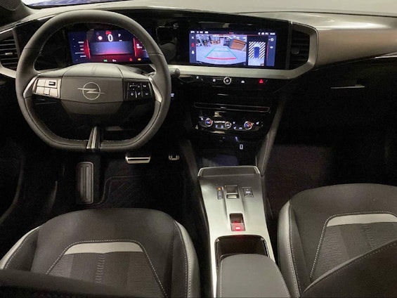 Vehicle image 4 Vehicle image 4