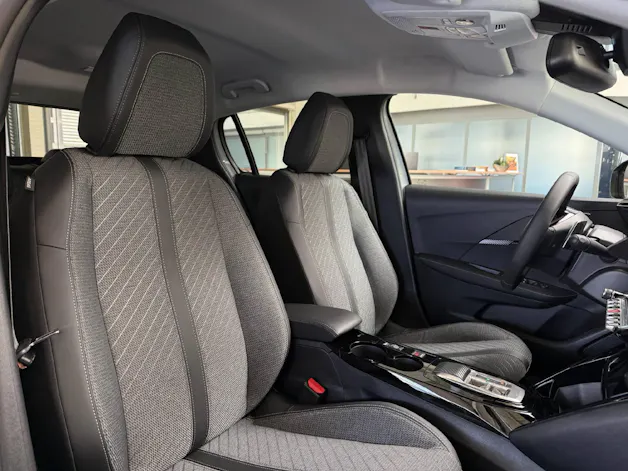 Peugeot 208 1.2 Hybrid Allure Premium