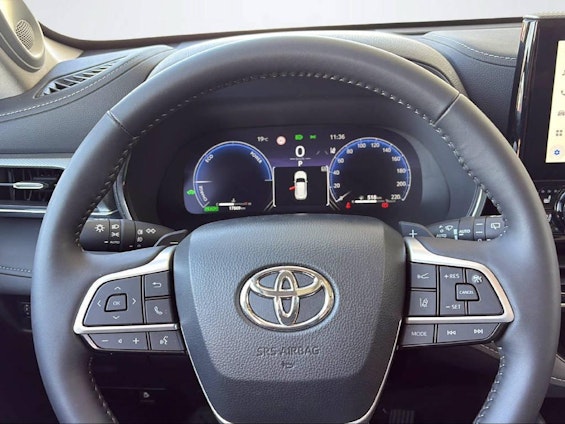 Vehicle image 9 Vehicle image 9