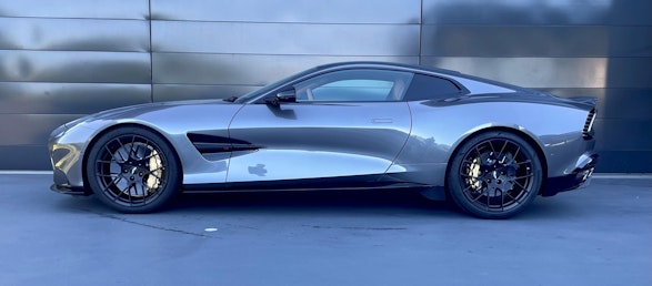 ASTON MARTIN Vanquish 5.2 V12 Bi-Turbo 1