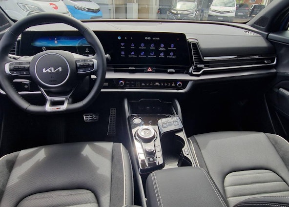 Vehicle image 4 Vehicle image 4