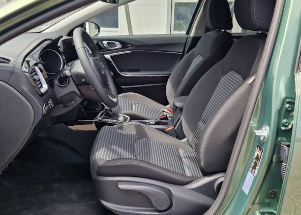 Vehicle image 3 Vehicle image 3