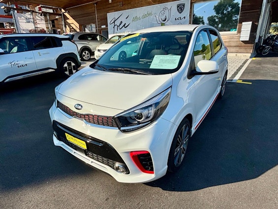 First vehicle image