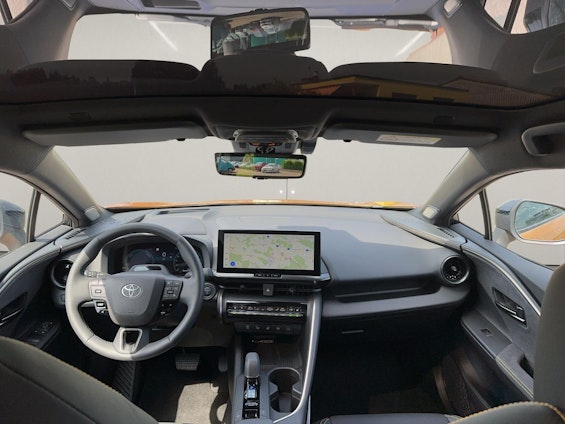 Vehicle image 10