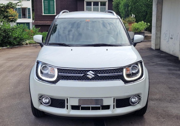First vehicle image