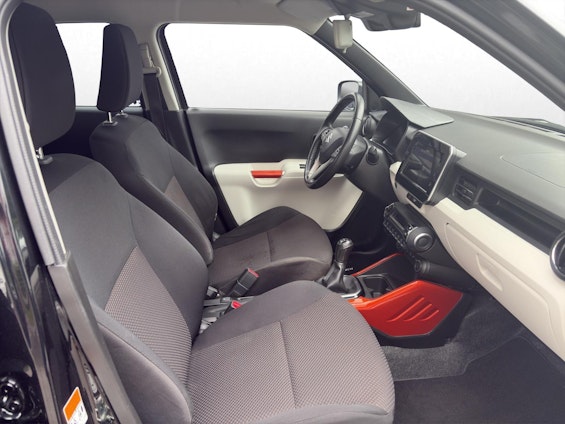 Vehicle image 15