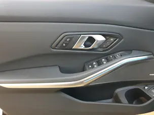 BMW 330e xDrive Touring