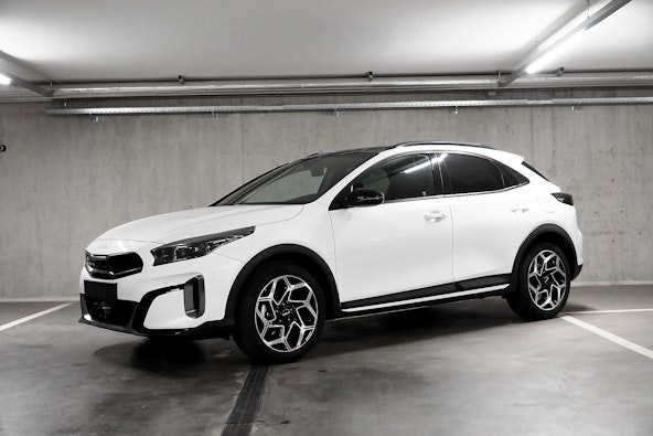 First vehicle image First vehicle image