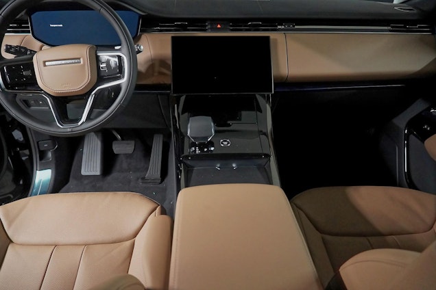 First vehicle image