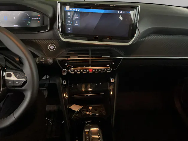 PEUGEOT 208 1.2 Hybrid Style