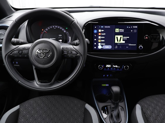 Vehicle image 7