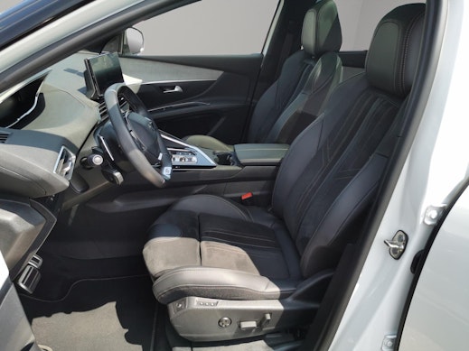 PEUGEOT 5008 1.6 PureTech GT Pack 1