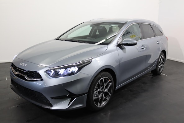 First vehicle image