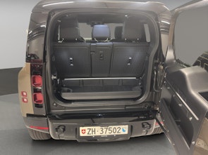 Vehicle image LAND ROVER Defender 90 3.0 D I6 250 X-Dynamic SE