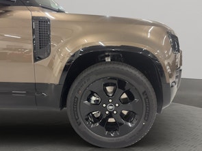 Vehicle image LAND ROVER Defender 90 3.0 D I6 250 X-Dynamic SE