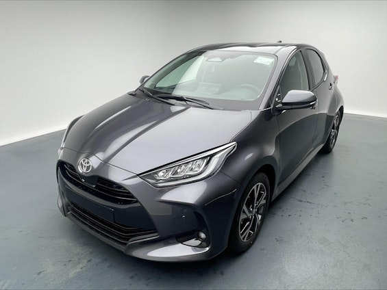 First vehicle image
