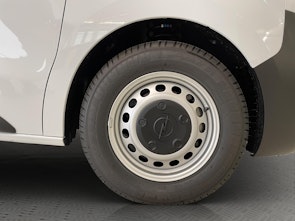 Vehicle image OPEL Vivaro Cargo 2.7 t M 2.0 D 177 S/S