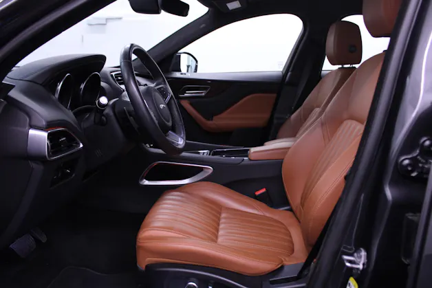 Jaguar F-Pace 2.0 T 250 Portfolio AWD *LEASING 1.99%*