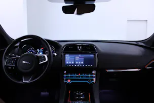 Jaguar F-Pace 2.0 T 250 Portfolio AWD *LEASING 1.99%*