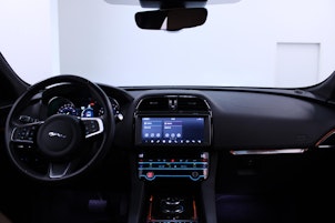 Vehicle image JAGUAR F-Pace 2.0 T 250 Portfolio AWD