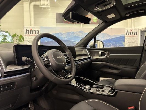 Vehicle image 4 Vehicle image 4