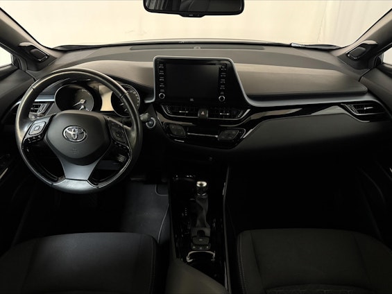 Vehicle image 8