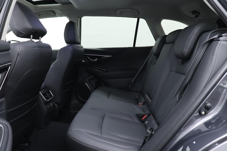 Vehicle image SUBARU OUTBACK