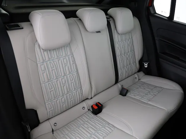 Fiat 600 1.2 Hybrid 136 La Prima