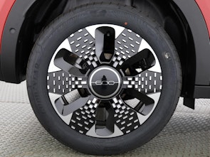 Vehicle image FIAT 600 1.2 Hybrid 136 La Prima