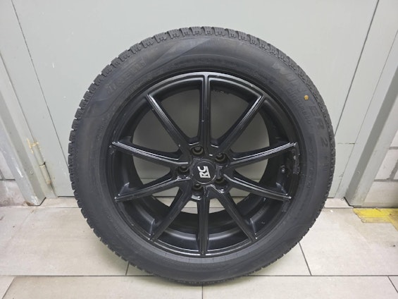 Vehicle image 14