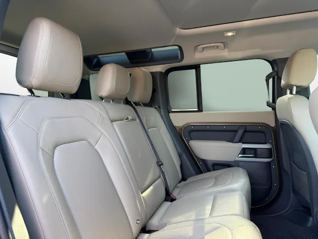 Land Rover Defender 110 3.0 I6 XS